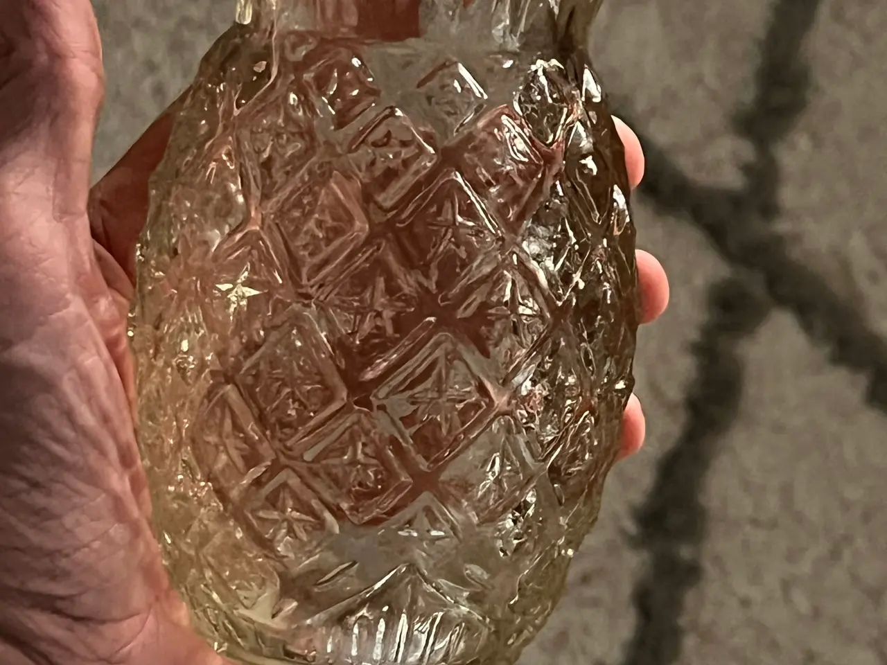 Billede 3 - Smuk vintage ananasvase i presset glas 🍍