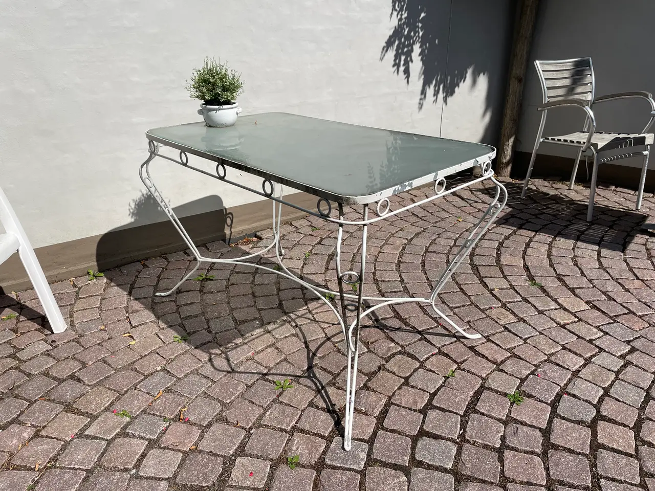 Billede 1 - Havebord , galvaniseret og malet med glas bordplad