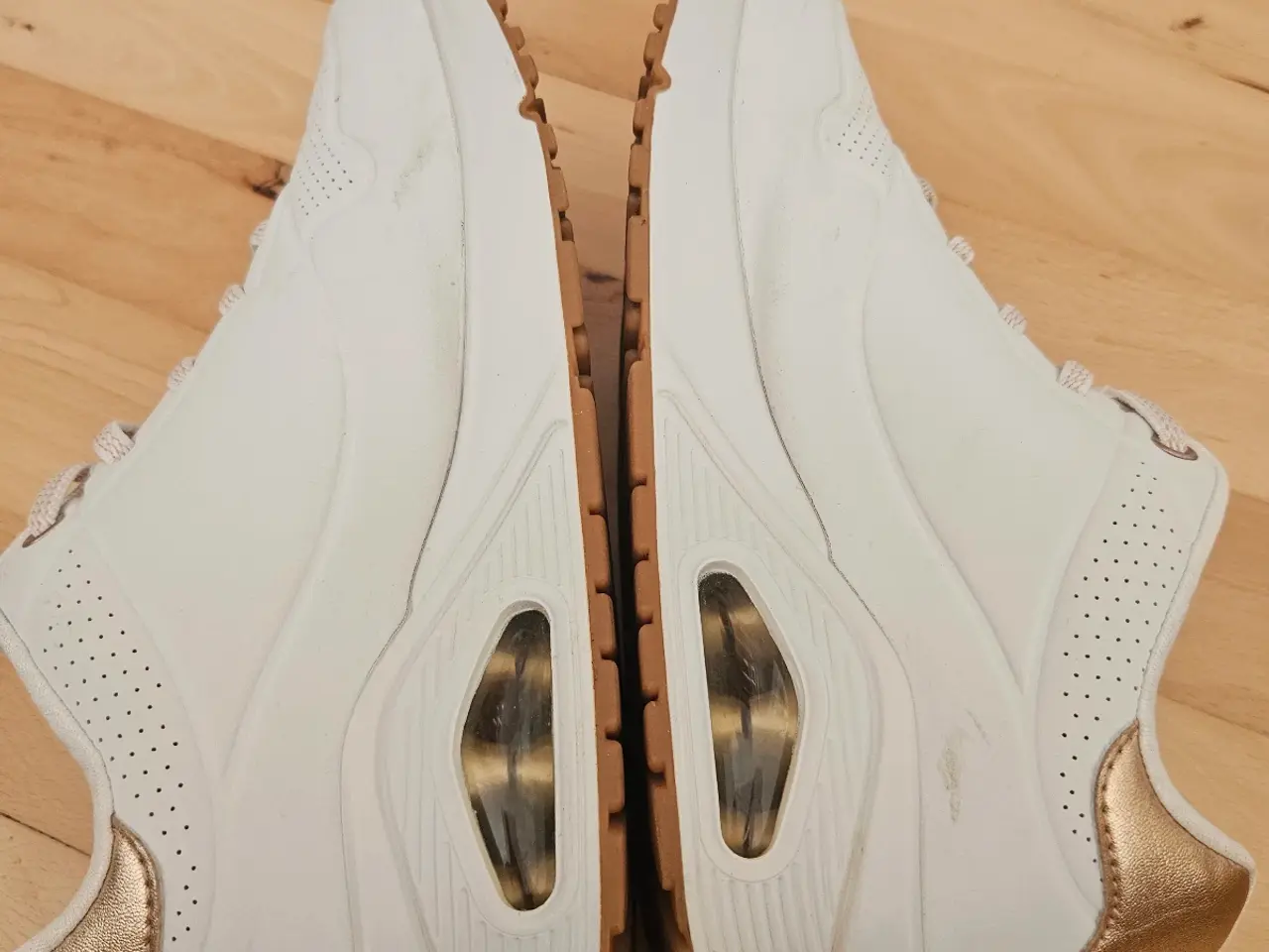 Billede 7 - HVIDE SNEAKERS FRA SKECHERS