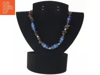 Halskæde med glas-, sten- og metalperler (str. 39 cm)
