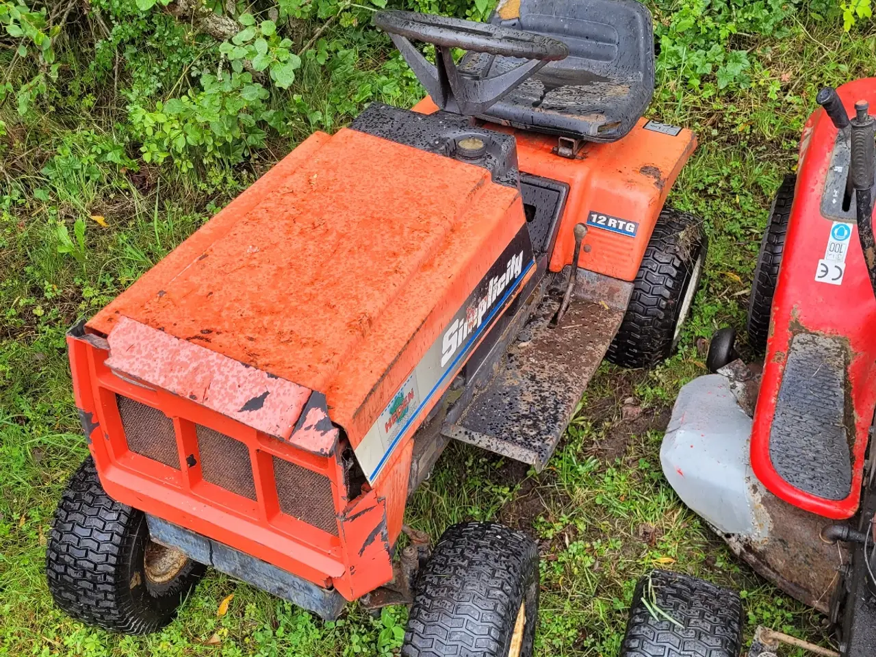 Billede 10 - 16 plæneklipper, 4 havetraktor samt en masse småde