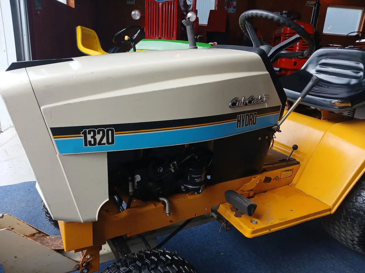 Billede 6 - Cub Cadet 1320 Hydro – Havetraktor med sneblad