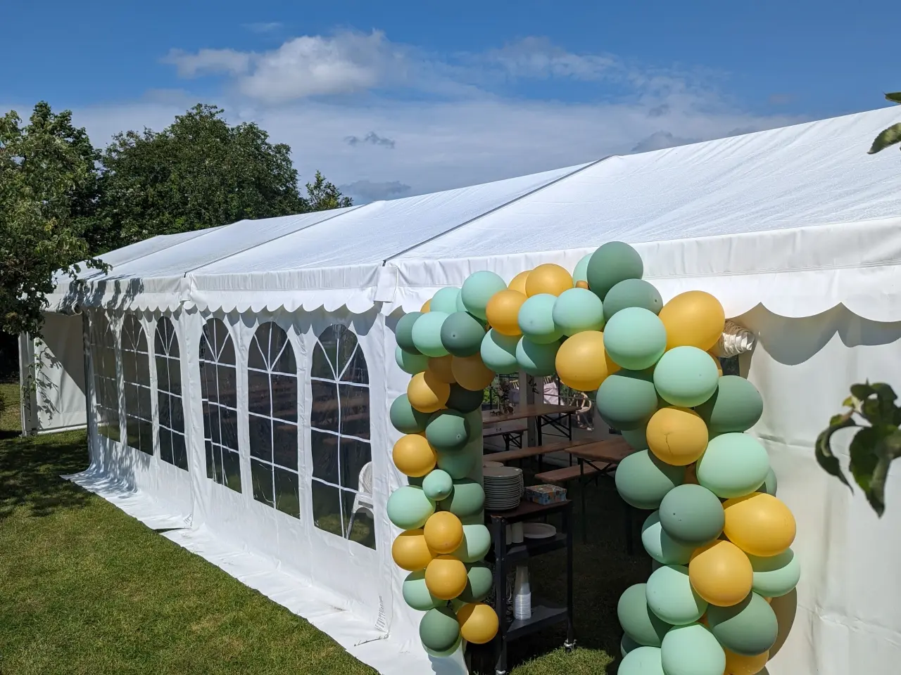 Billede 2 - UDLEJES - Kvalitetsfesttelt – uanset vejret!