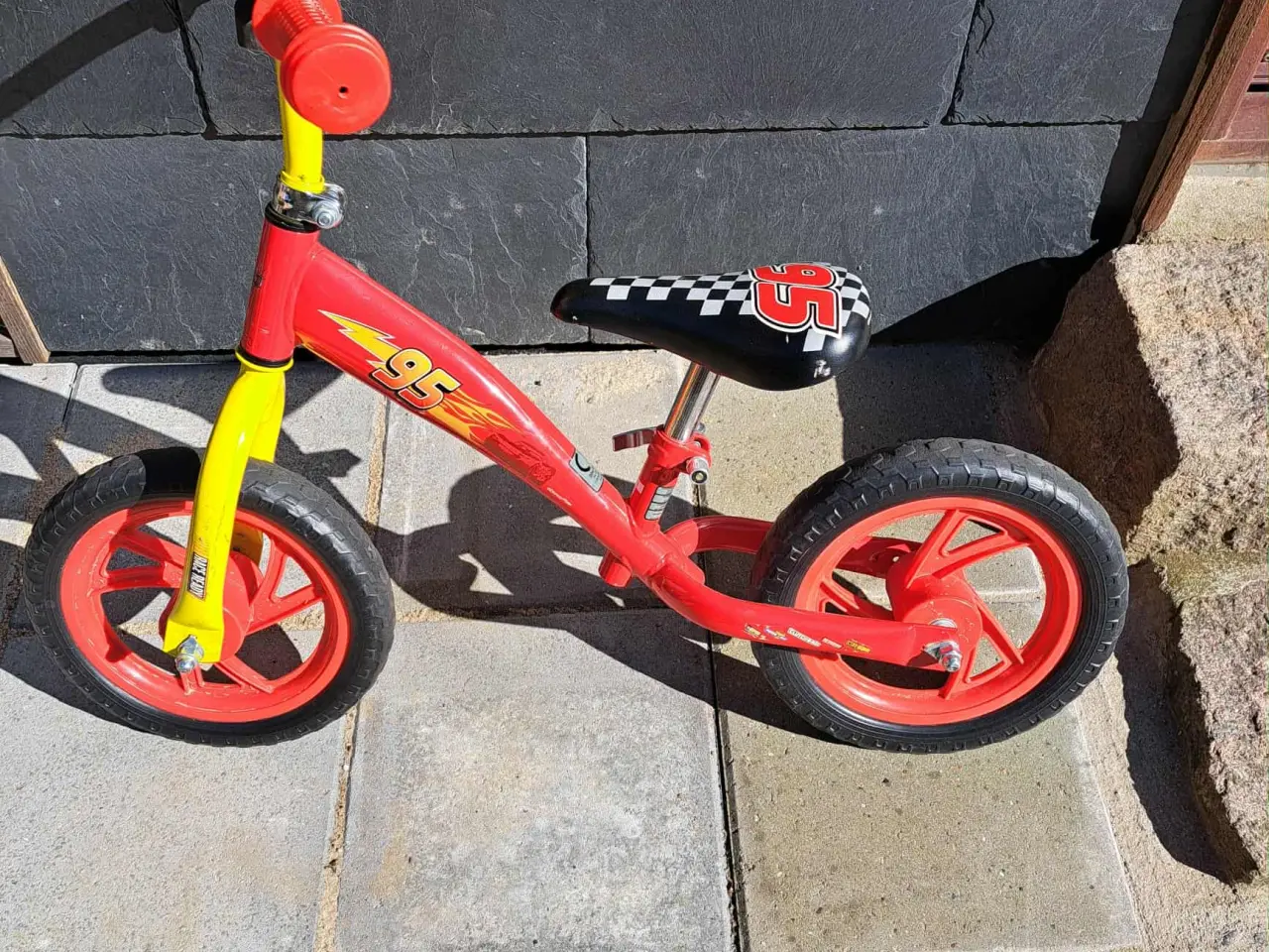 Billede 1 - løbecykel som ny