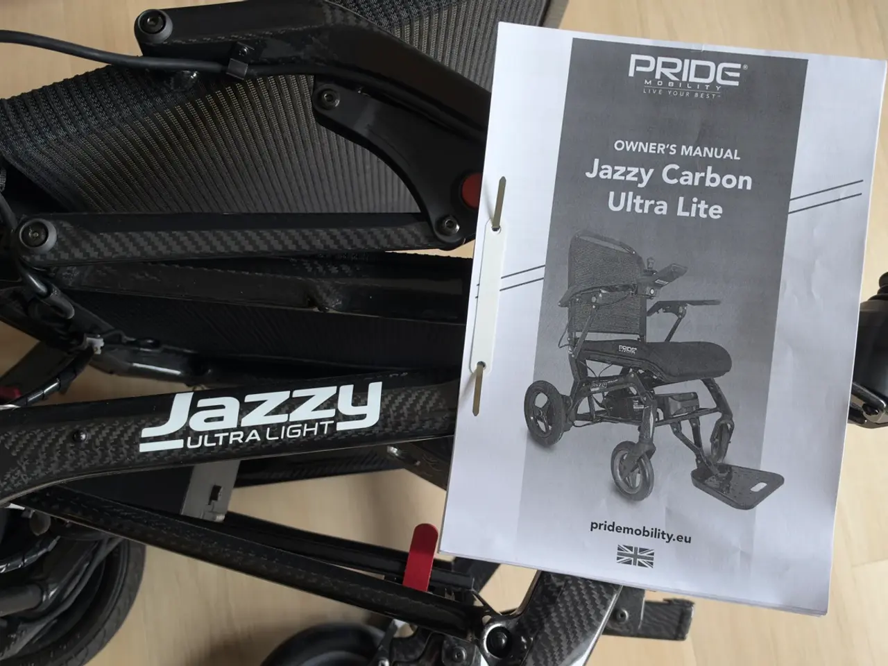 Billede 3 - Jazzy Letvægts og foldbare kørestol på 14,5 kg