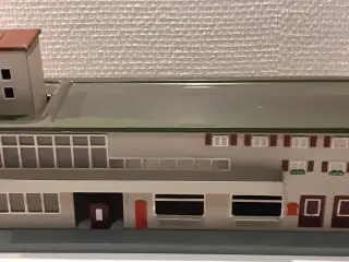 Märklin station 418.1 i metal