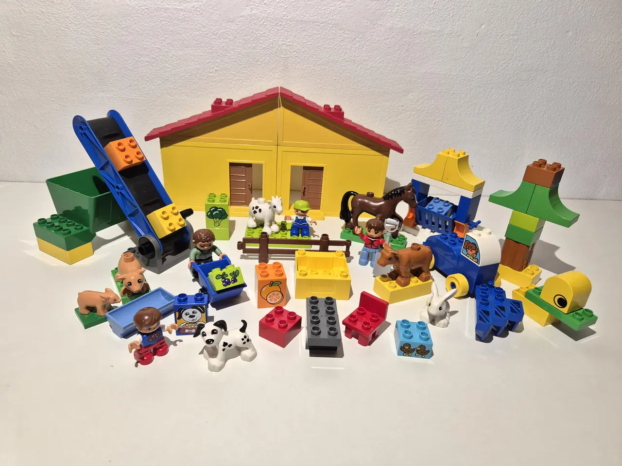 Billede 1 - Duplo Bondegård, Dyr samt forskellige figurer og k