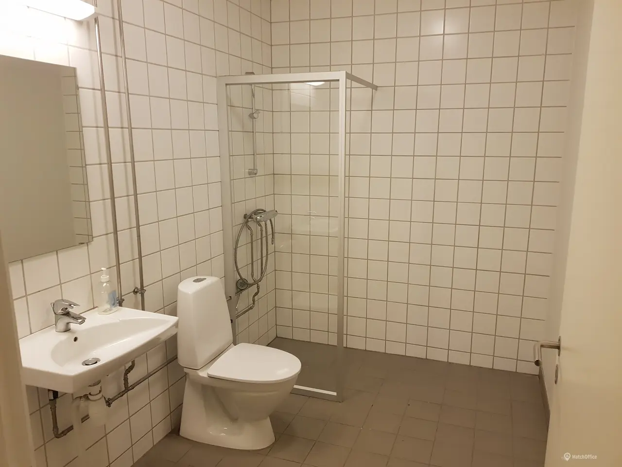 Billede 6 - Lager i flot nyere ejendom