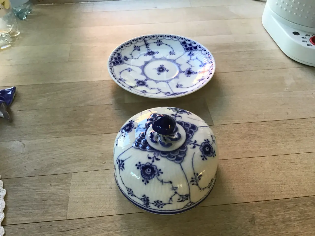 Billede 2 - Musselmalet Halvblonde Smørskål nr. 1-502