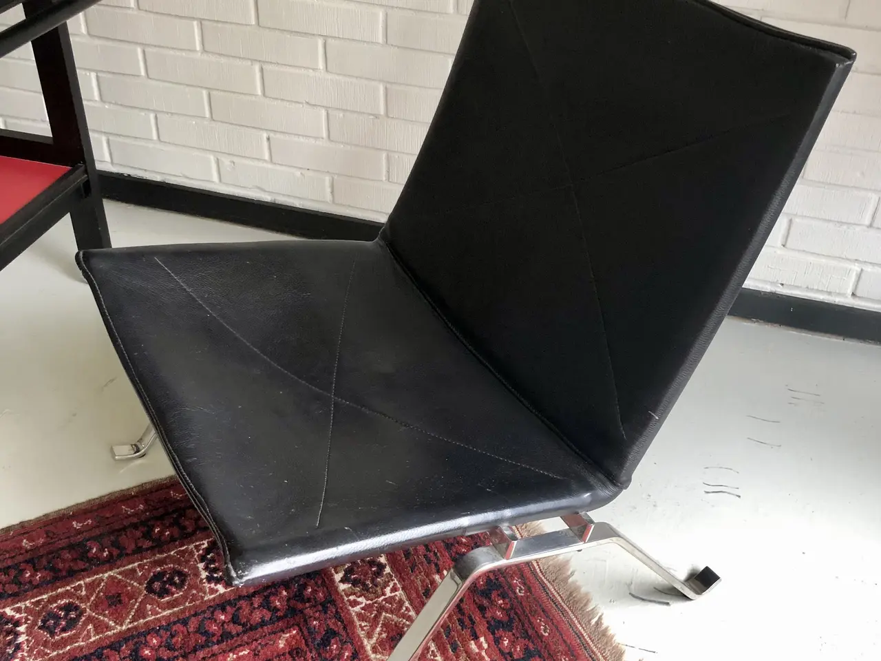 Billede 1 - Læder loungechair sort.