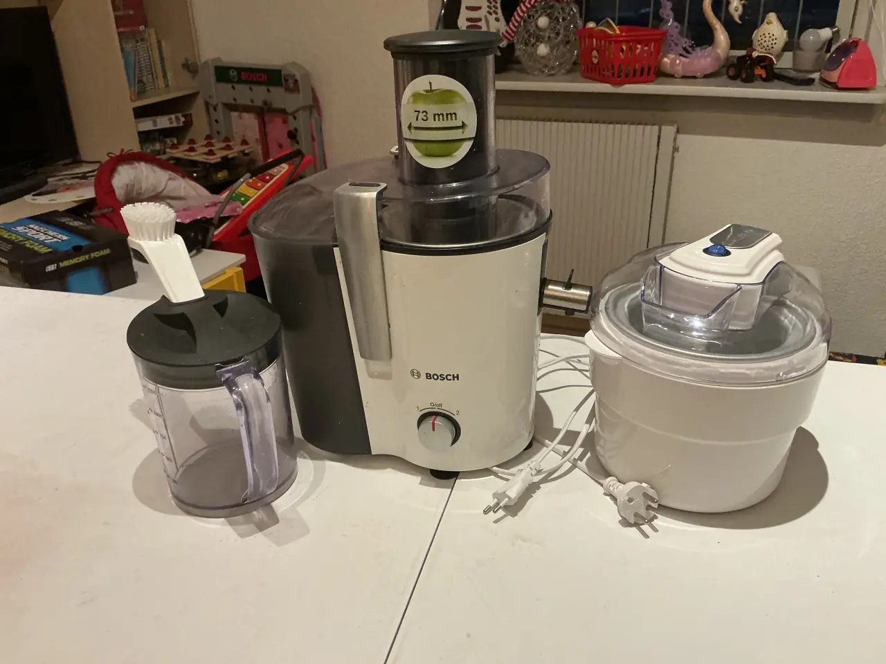 Billede 1 - Bosch Saftpresser (700W) og Clatronic ismaskine 