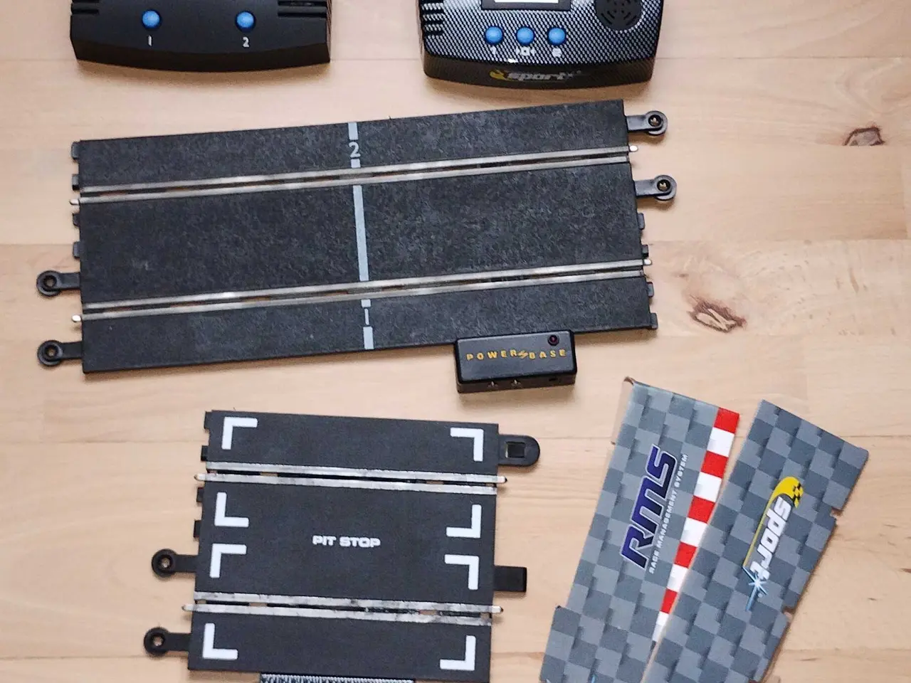 Billede 2 - Scalextric racerbane med 4 biler