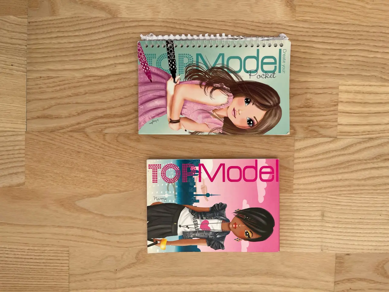 Billede 1 - Top Model tegnebøger