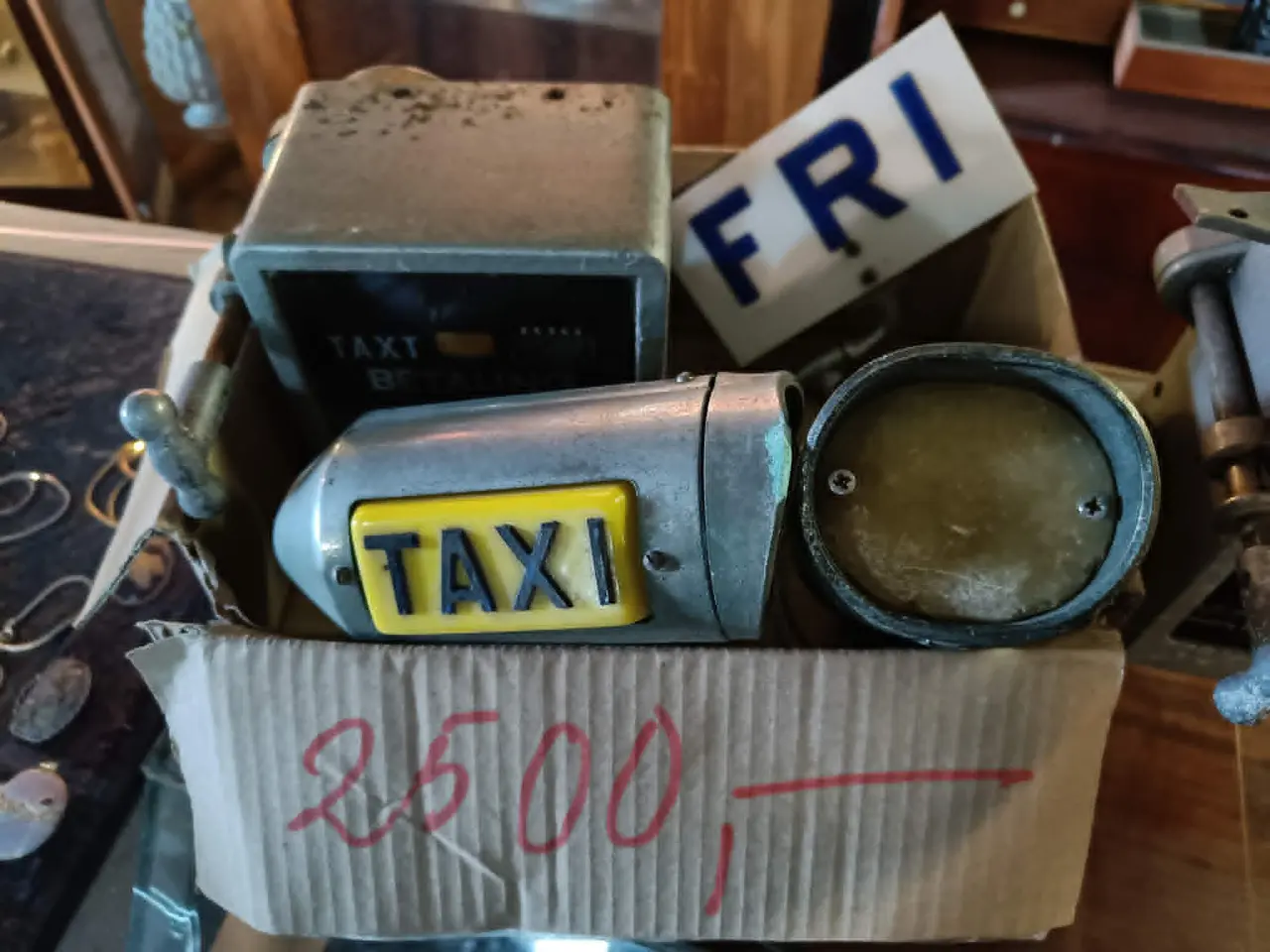 Billede 3 - TAXI ure/skilt/lygter