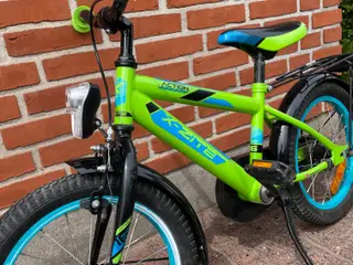 Drengecykel 16” fra X-Cite med cykellygter
