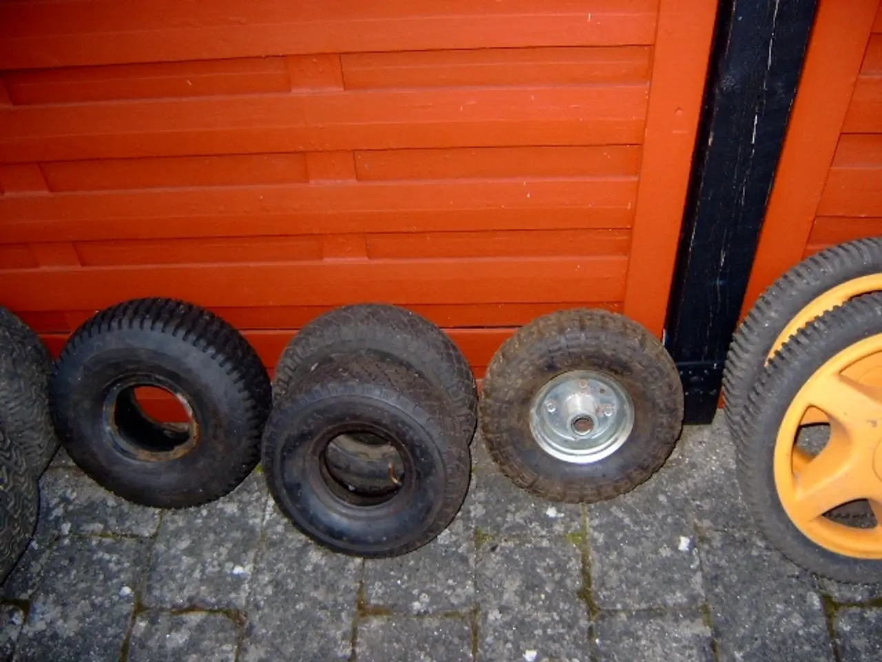 Billede 3 - Havetraktor-Plæneklipper hjul/dæk