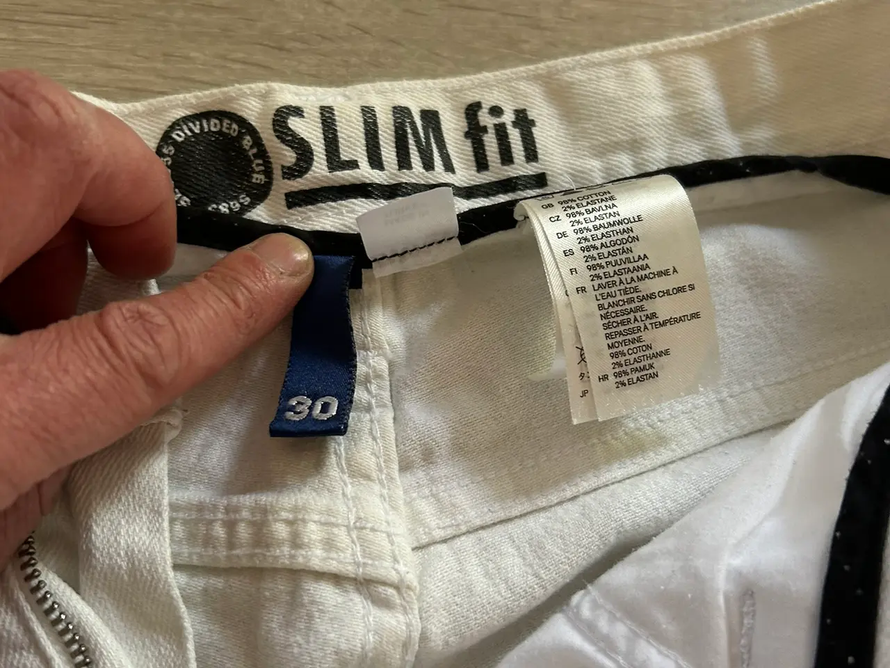 Billede 2 - H&M Divided Slim Fit jeans – Str. 30 – Hvide