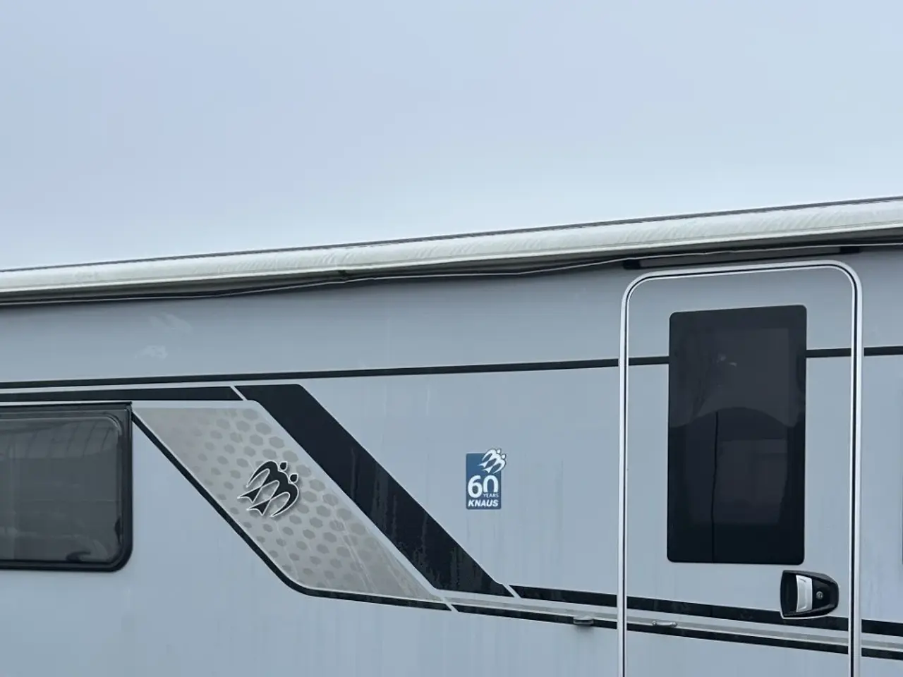 Billede 3 - Flot Thule posemarkise 4,25 m x 2,5 m med 2 sider