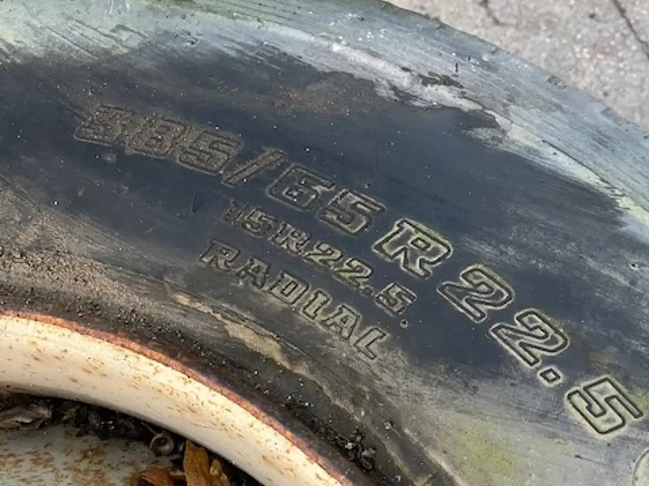 Billede 2 - Landbrugs dæk / lastbil dæk 385/65R22.5