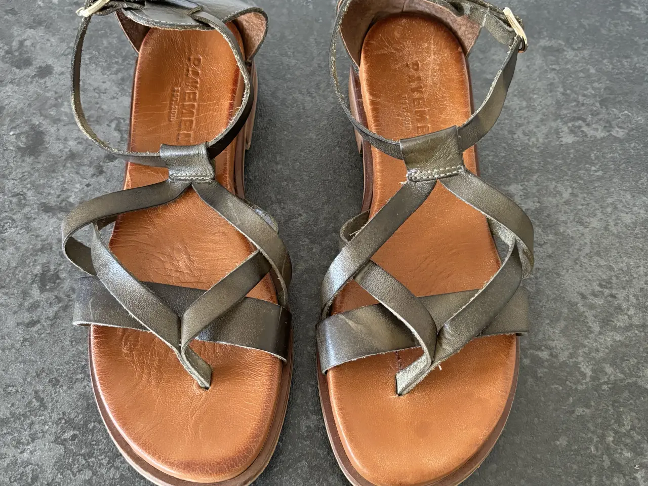 Billede 1 - Pavement sandal i læder. 
