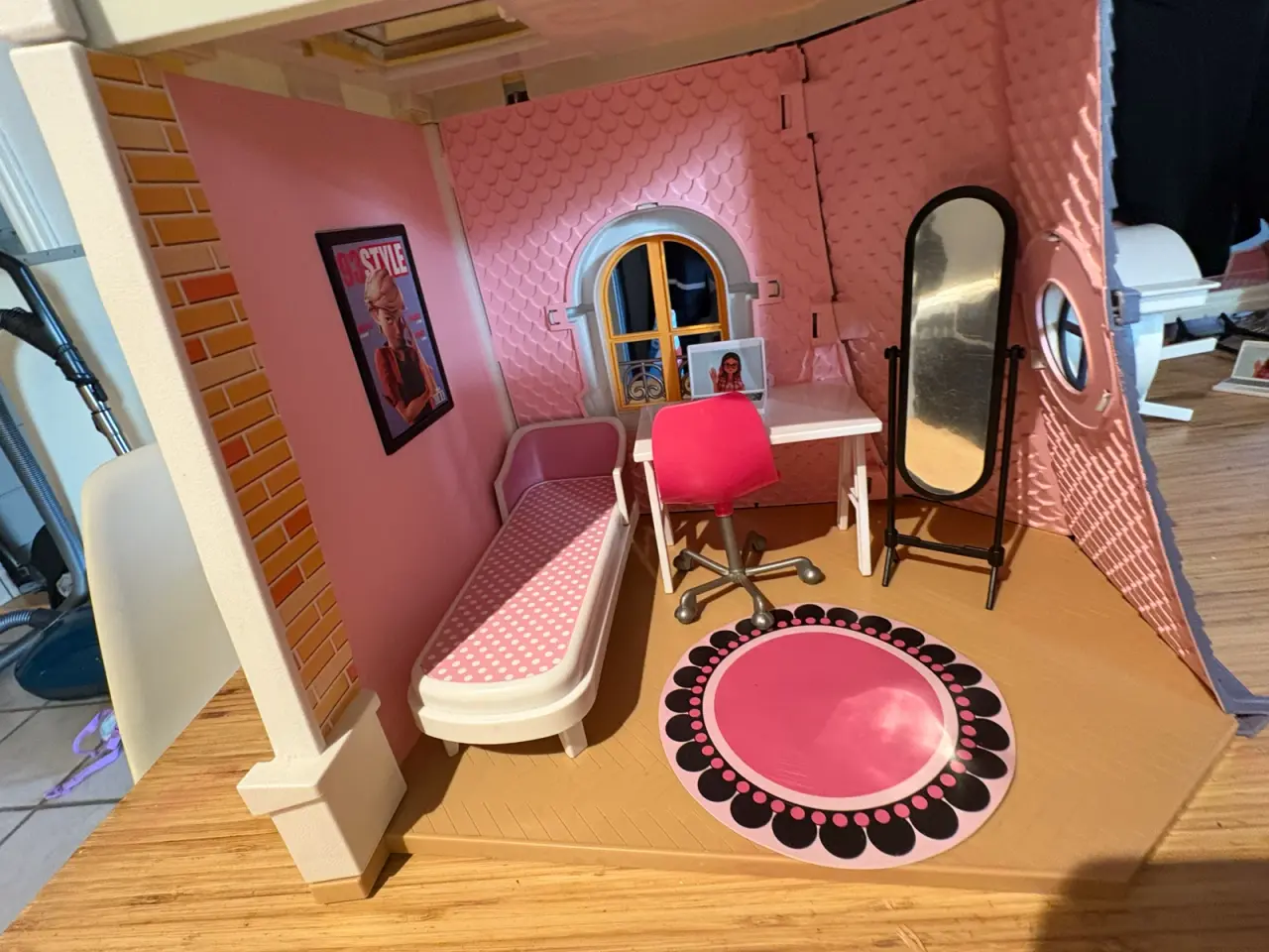 Billede 2 - Barbie og miraculous hus, bil, dyr og dukker