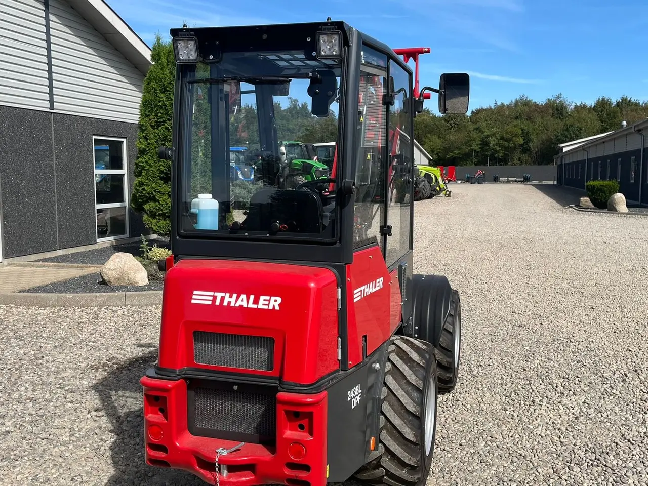 Billede 15 - Thaler 2438L DPF Kabine og brede hjul