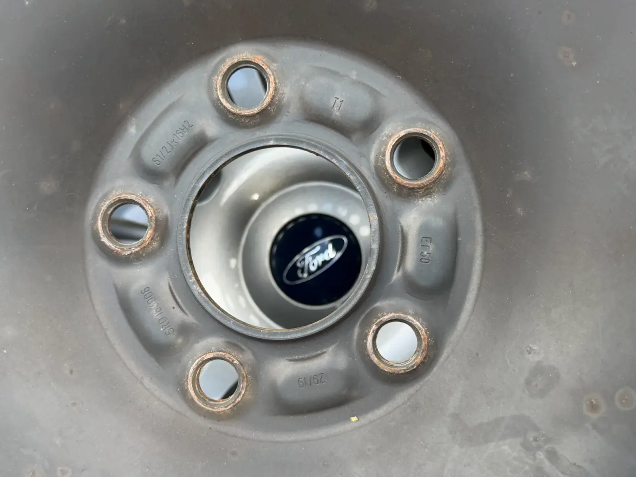 Billede 6 - Ford fælge med helårsdæk . 5x108 krydsmål