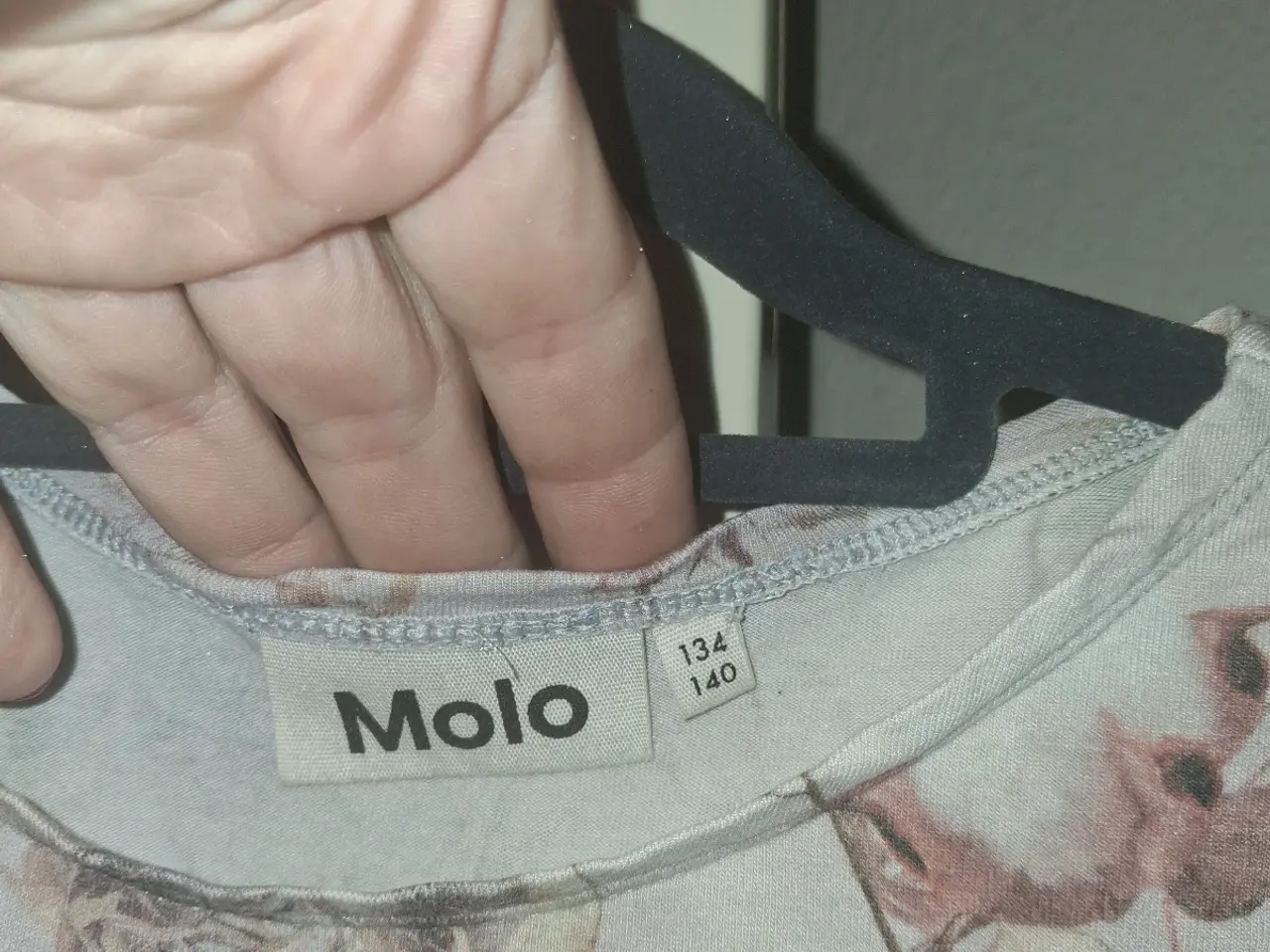 Billede 2 - Flot, blomstret kjole fra Molo, str.140