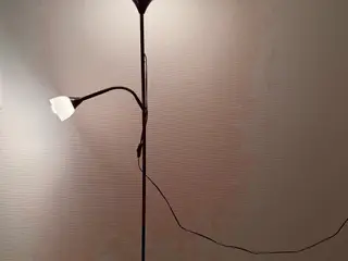 Ikea gulvlampe med læselampe