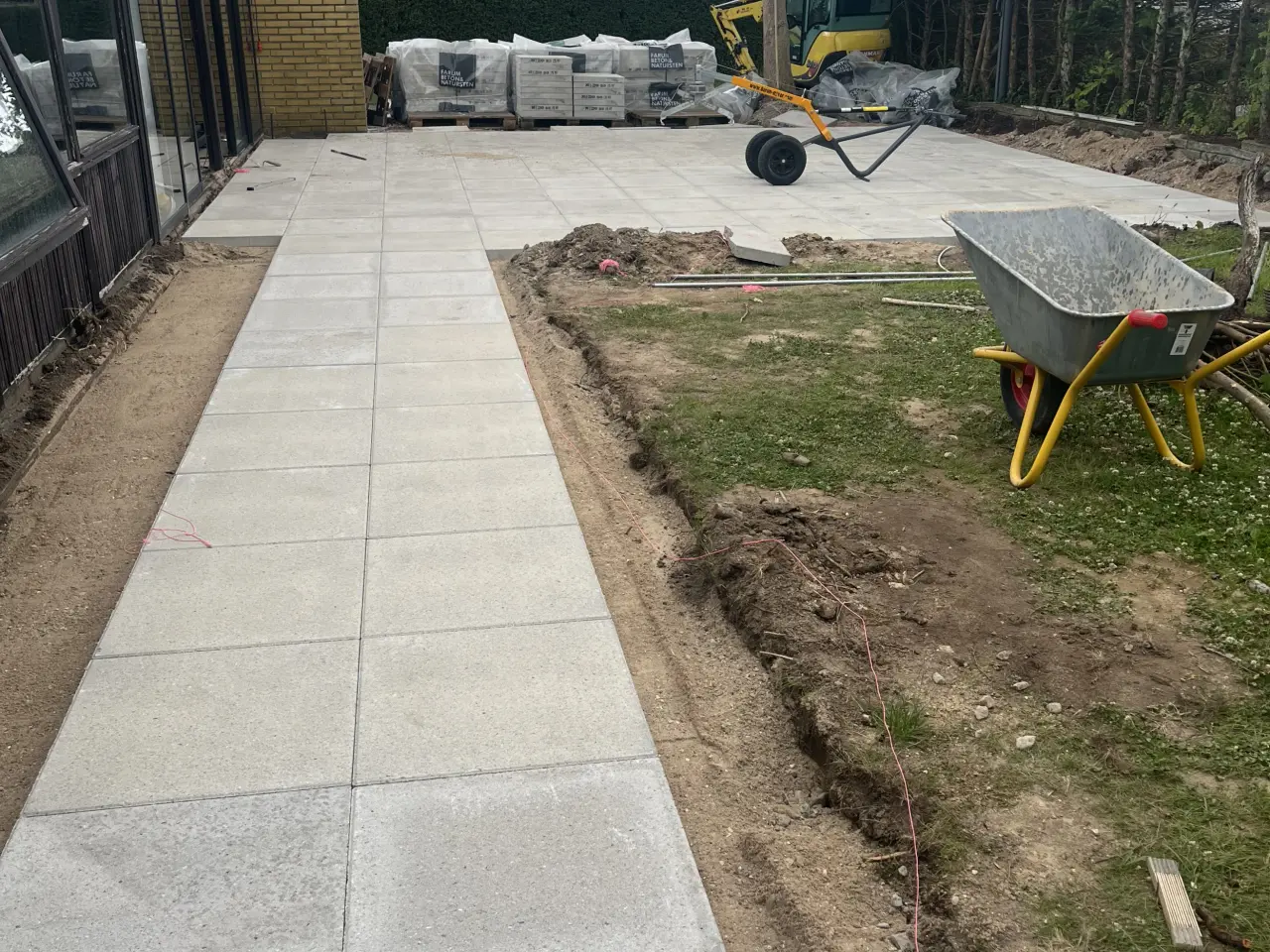 Billede 6 - Fliseterrasse – korrekt opbygning og flot finish