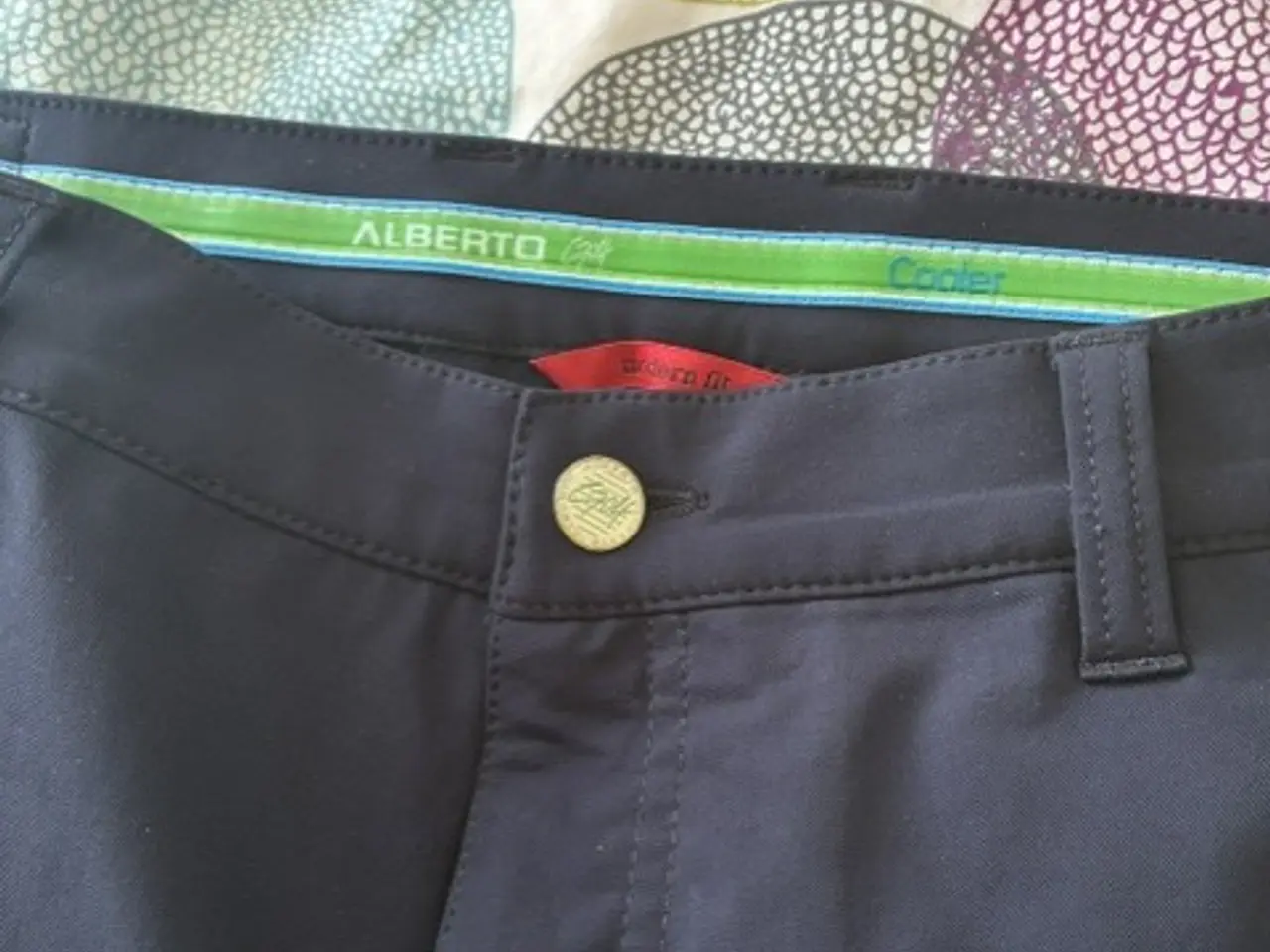 Billede 2 - Mørkeblå golfbuks mrk. Alberto