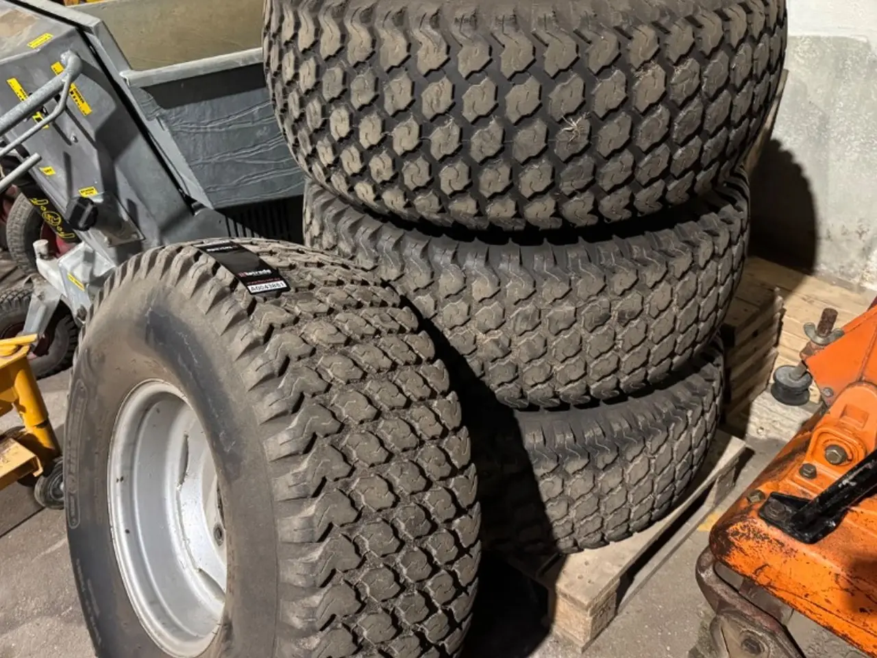 Billede 1 - 4 Dæk Goodyear 33x12,50-15nhs
