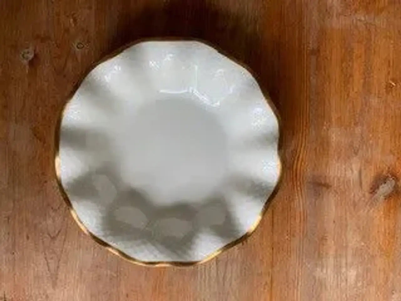 Billede 1 - Aakjær Asiet, bølgekant. 18 cm. 