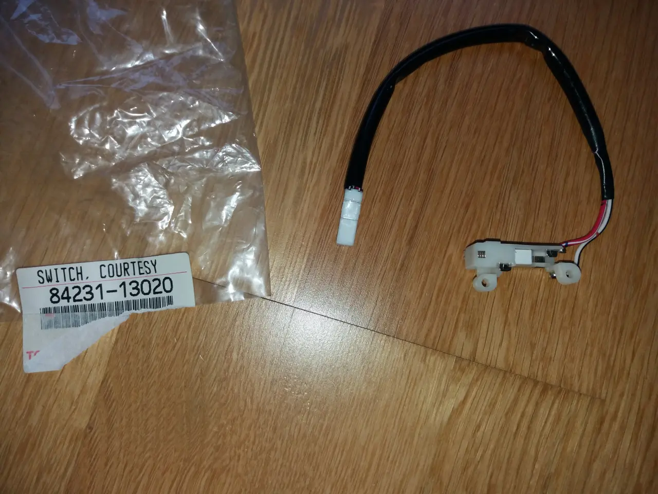 Billede 1 - Kontakt for bagklap Toyota Corolla