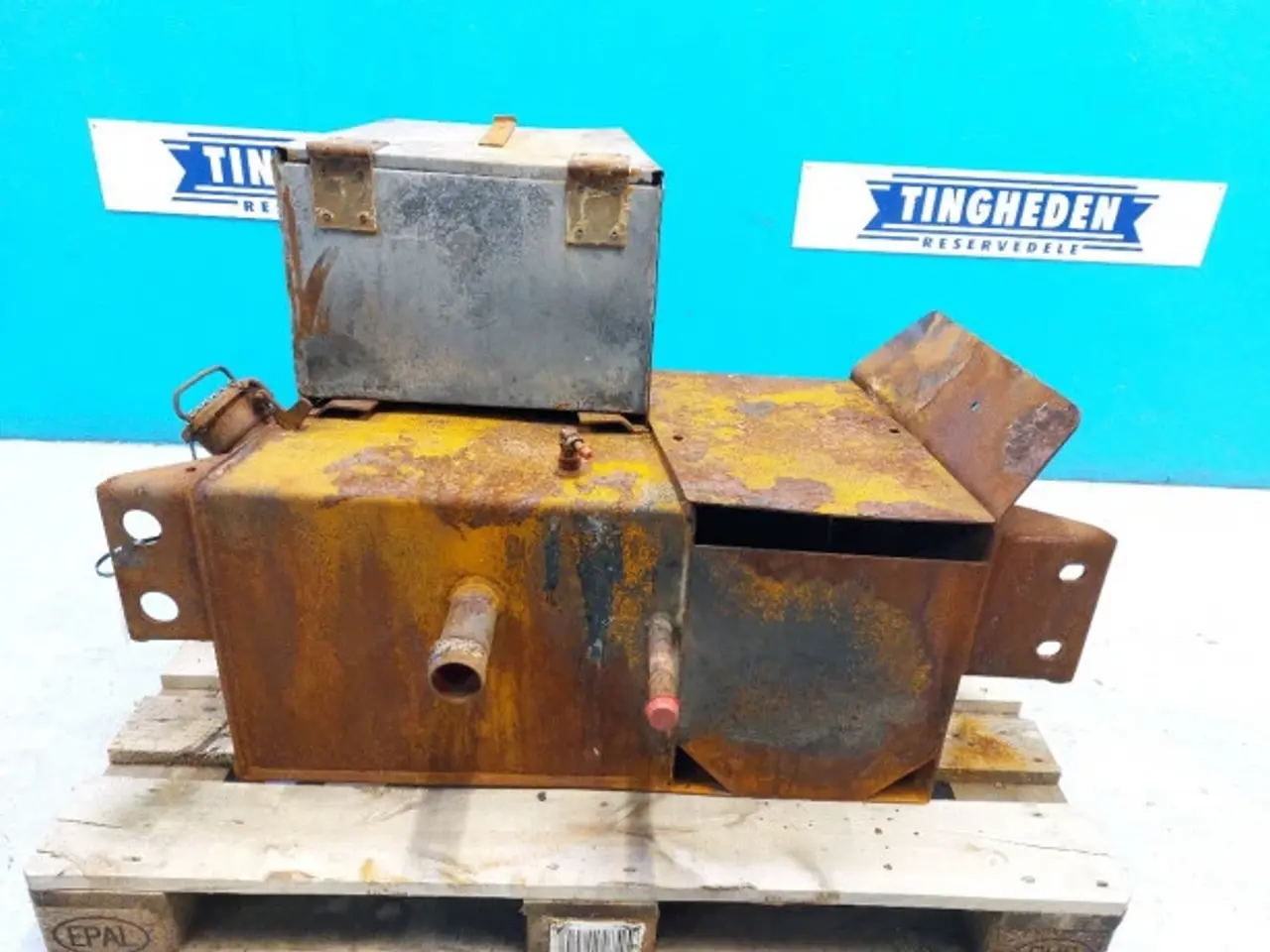 Billede 10 - Case 580 SLE Hydraulik Tank Dæksel 231882A1