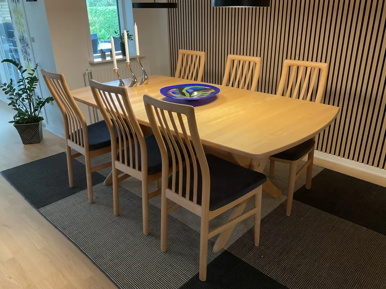 Billede 1 - Sæbebehandlet massiv bøge spisebord