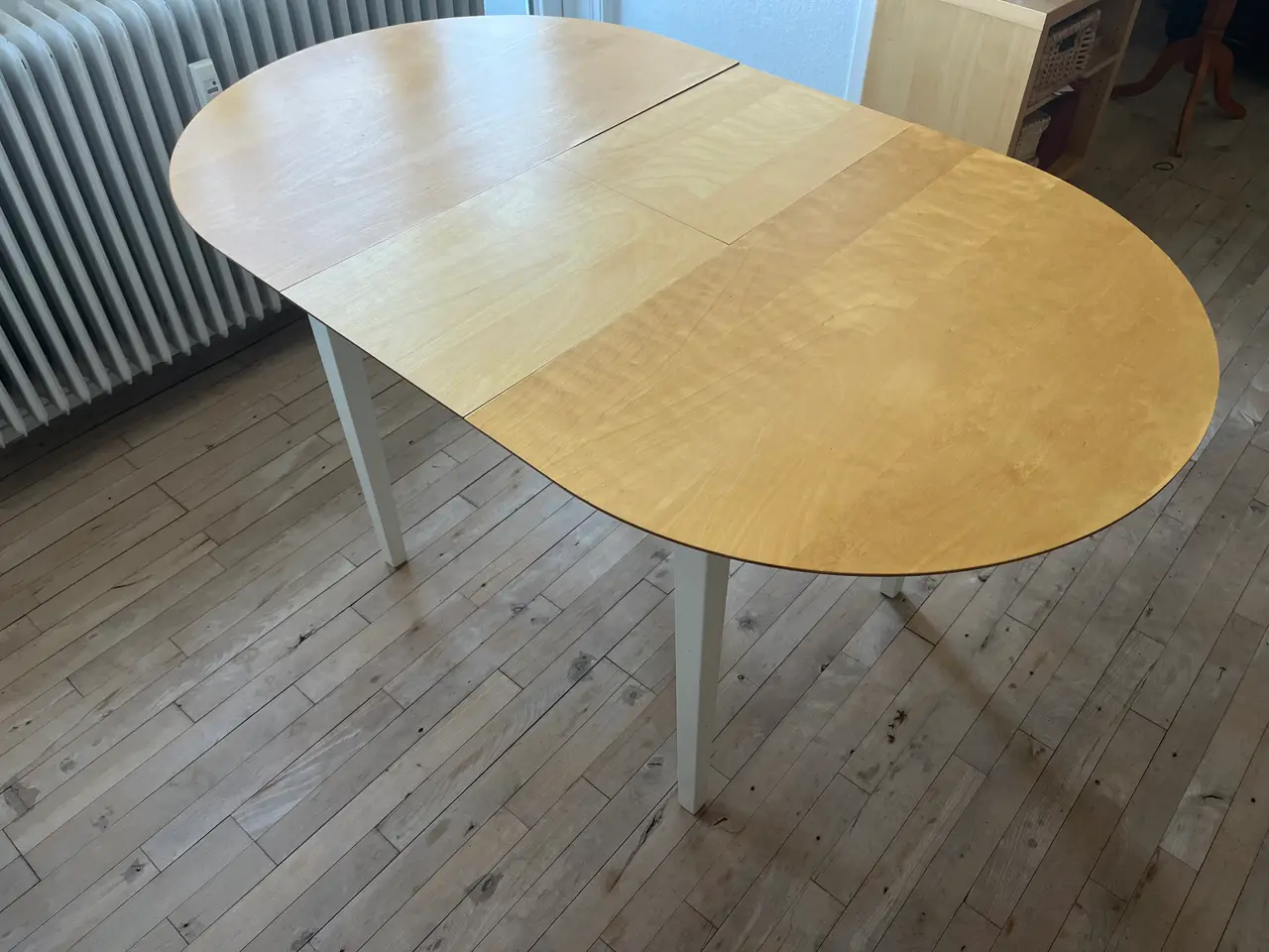 Billede 2 - Spisebord i træ