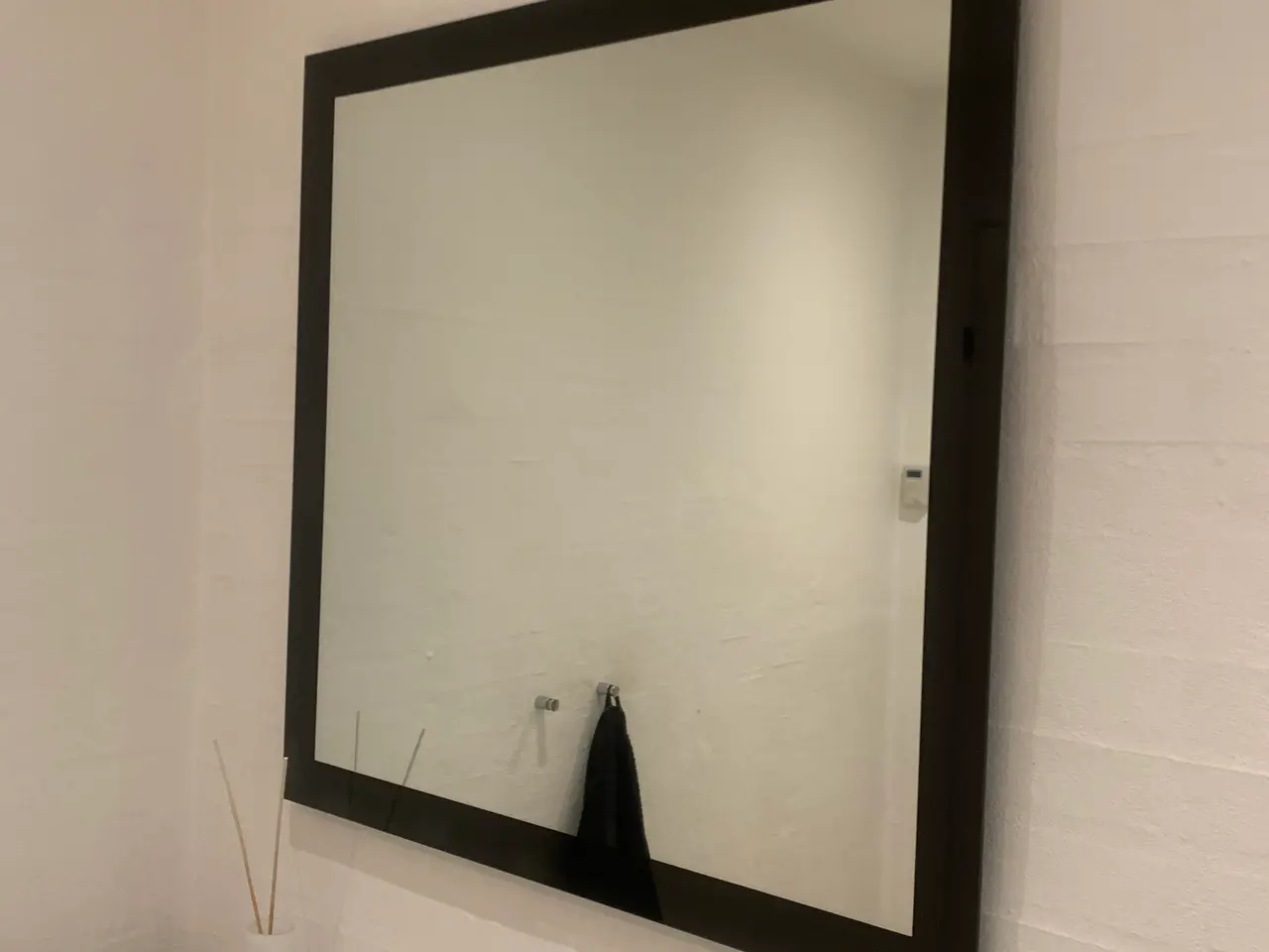 Billede 2 - Elegant glasspejl med glasramme