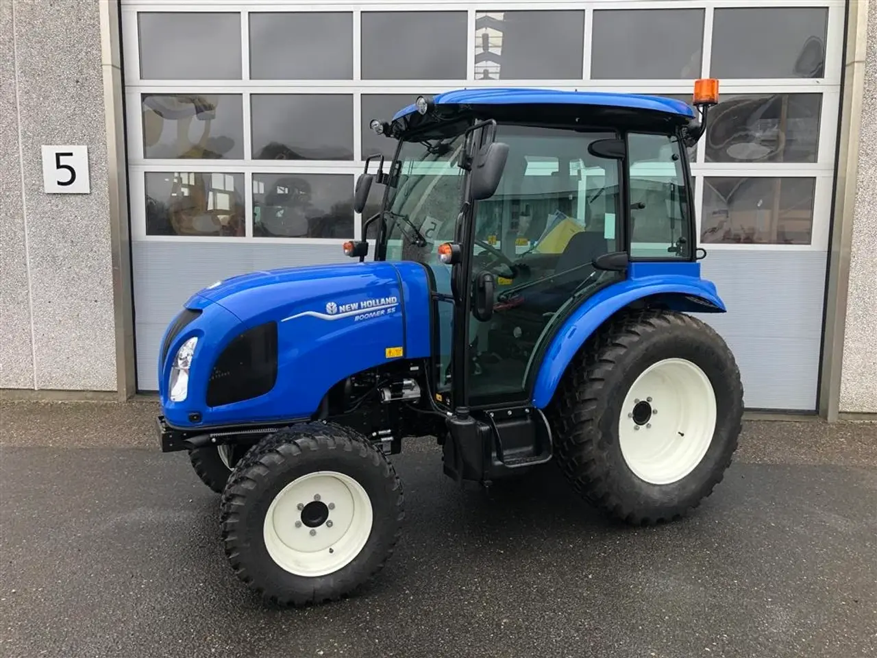 Billede 1 - New Holland Boomer 55