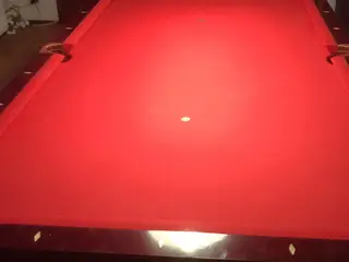 Billiard/poolbord inkl lamper, køer og pointsystem