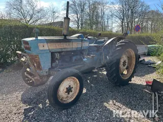 Traktor Ford