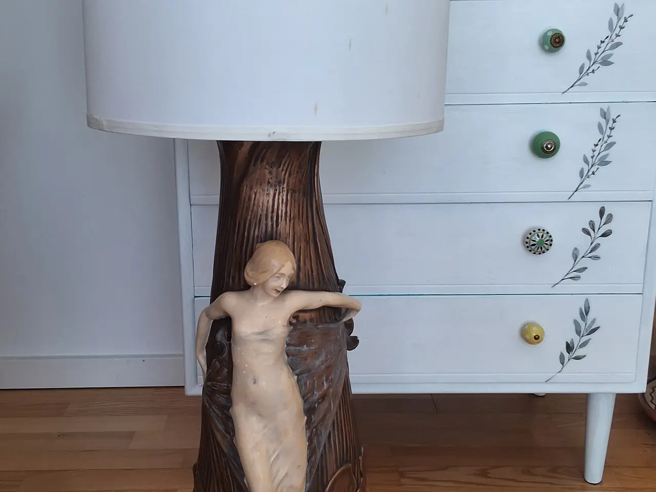 Billede 3 - Smuk, elegant, dekorativ skulpturlampe