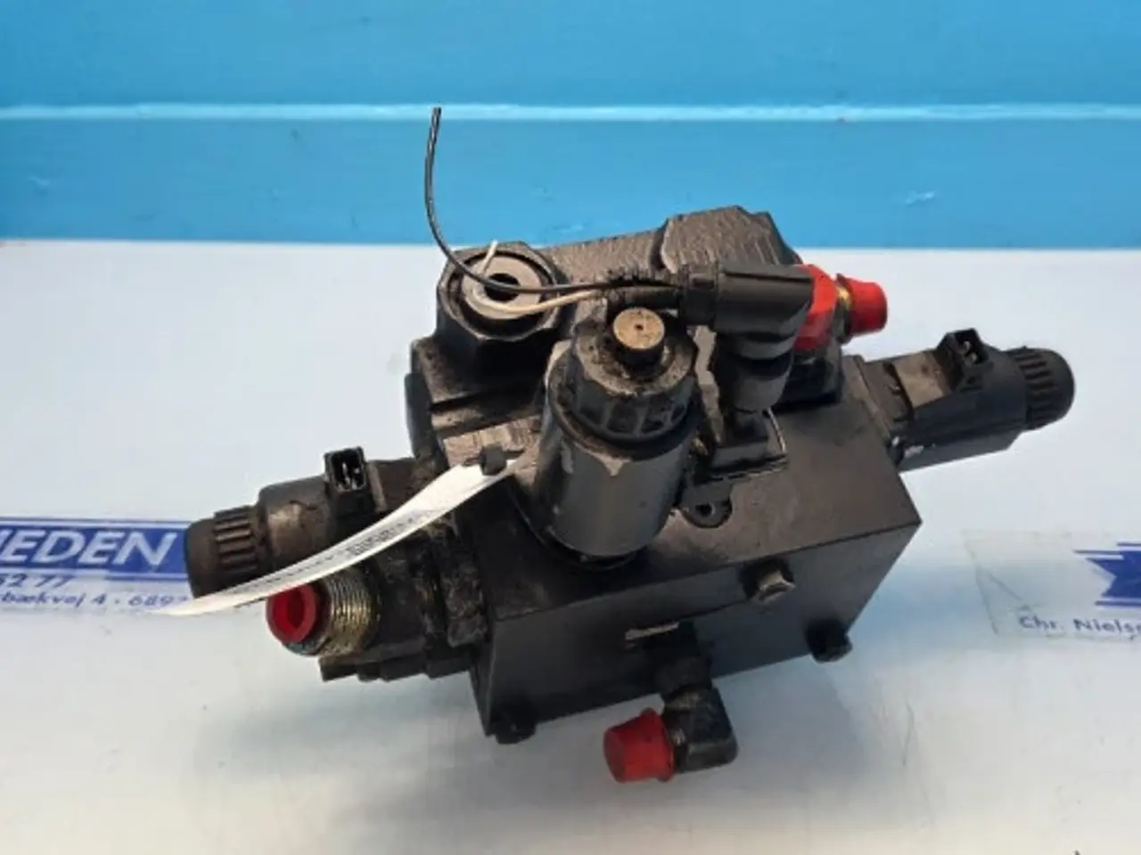 Billede 5 - New Holland CR9.90 Hydraulikventil 87313989