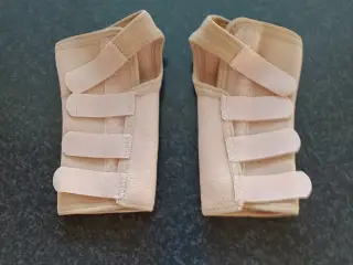 Håndleds skinne 120 kr.