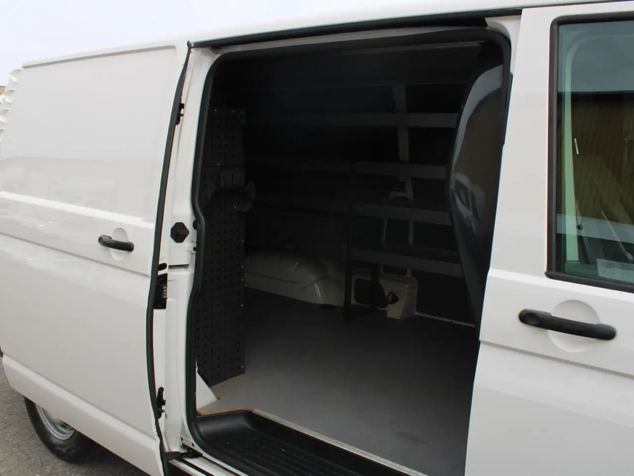 Billede 13 - VW Transporter 2,0 TDi 110 Kassevogn lang
