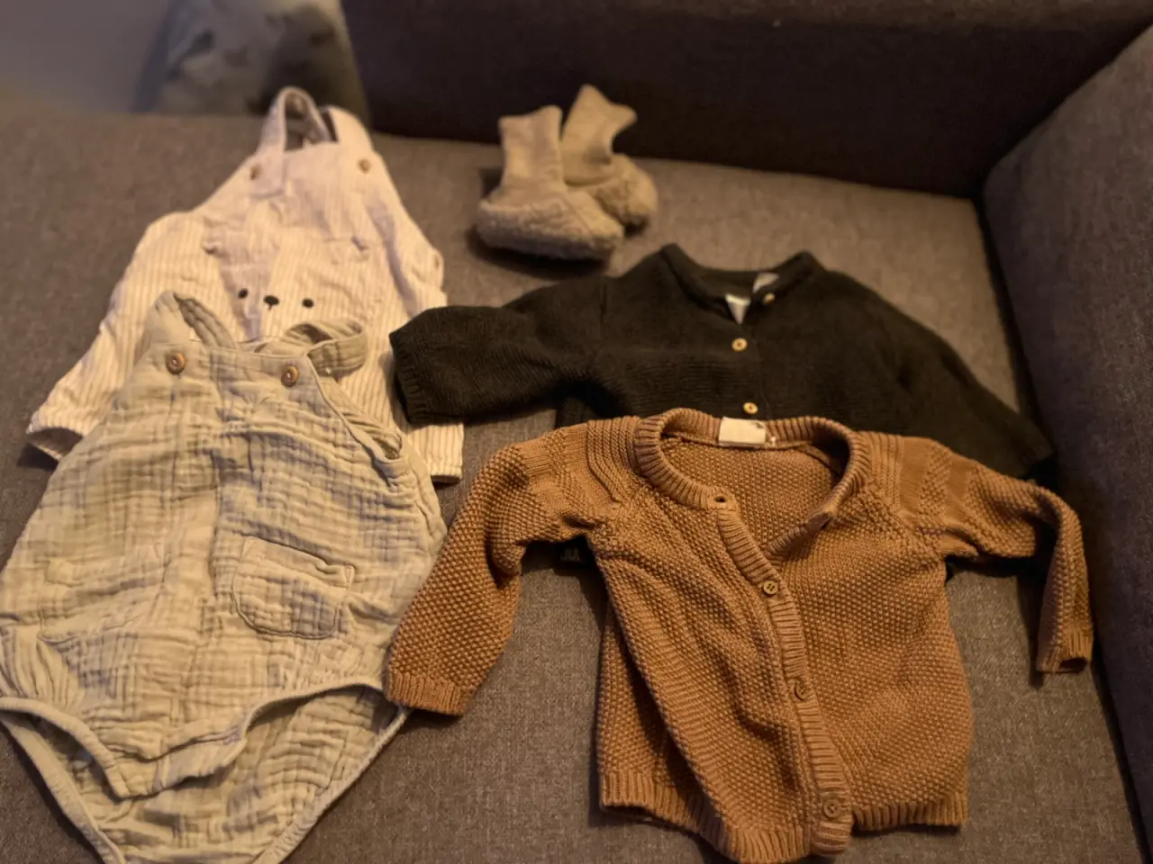 Billede 1 - Tøj til dreng str. 56