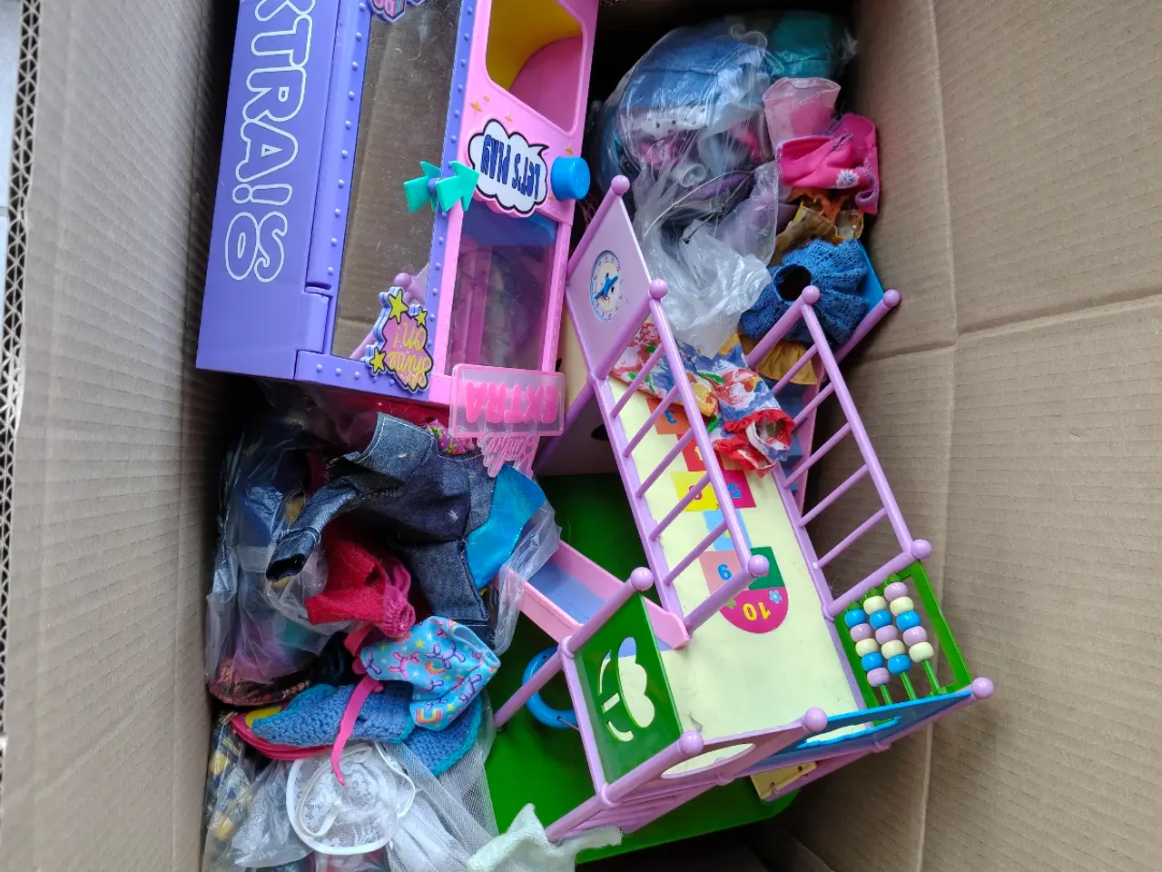 Billede 1 - Stor barbie samling sælges 