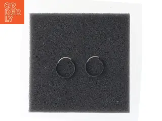 Små øreringe i ringform (str. Ø 1,5 cm)