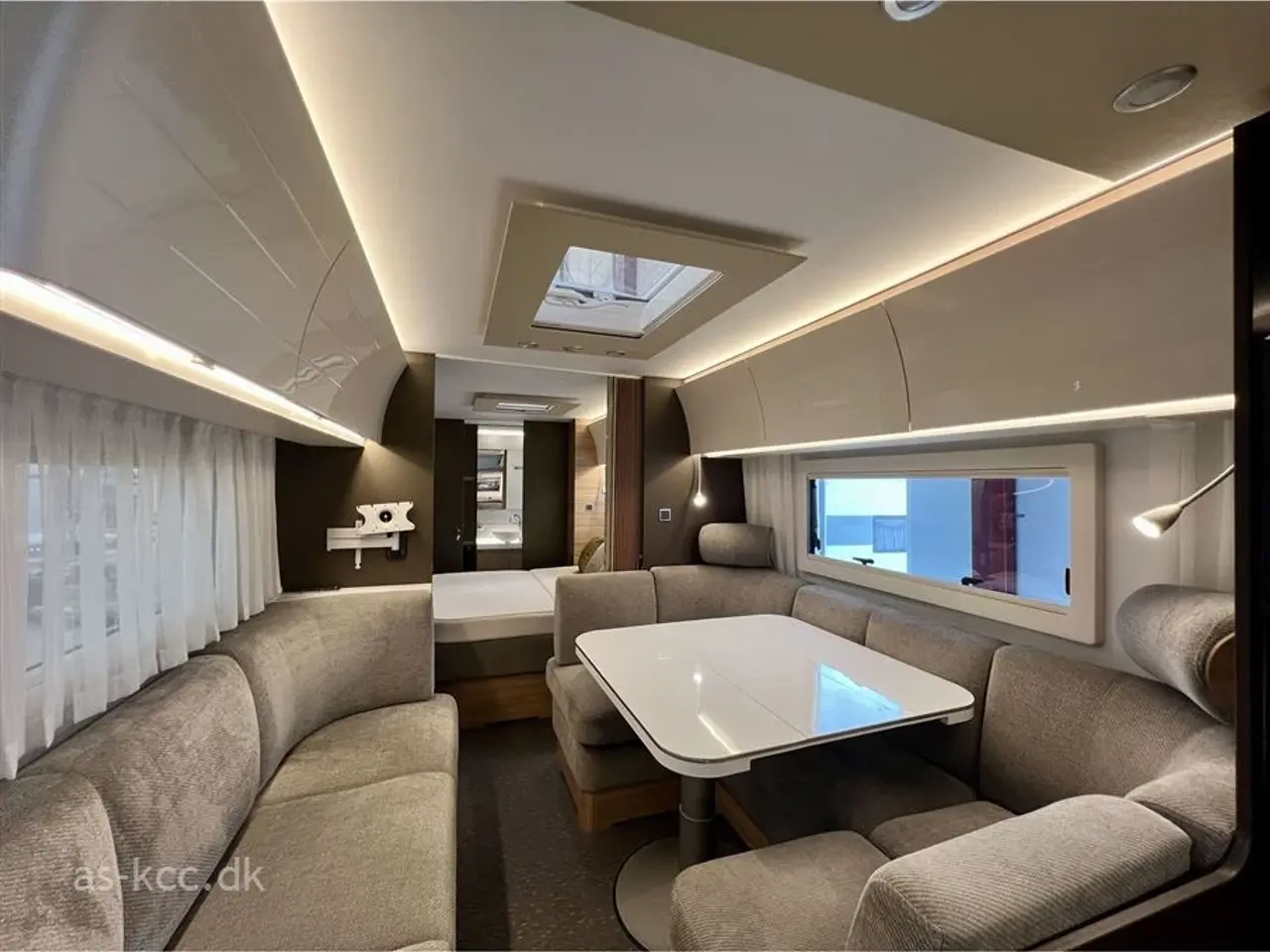 Billede 9 - 2021 - Adria Alpina 663 HT Alde Centralvarme Adria Alpina 663 HT årg. 2021. 4 sovepladser, 6 siddepladser