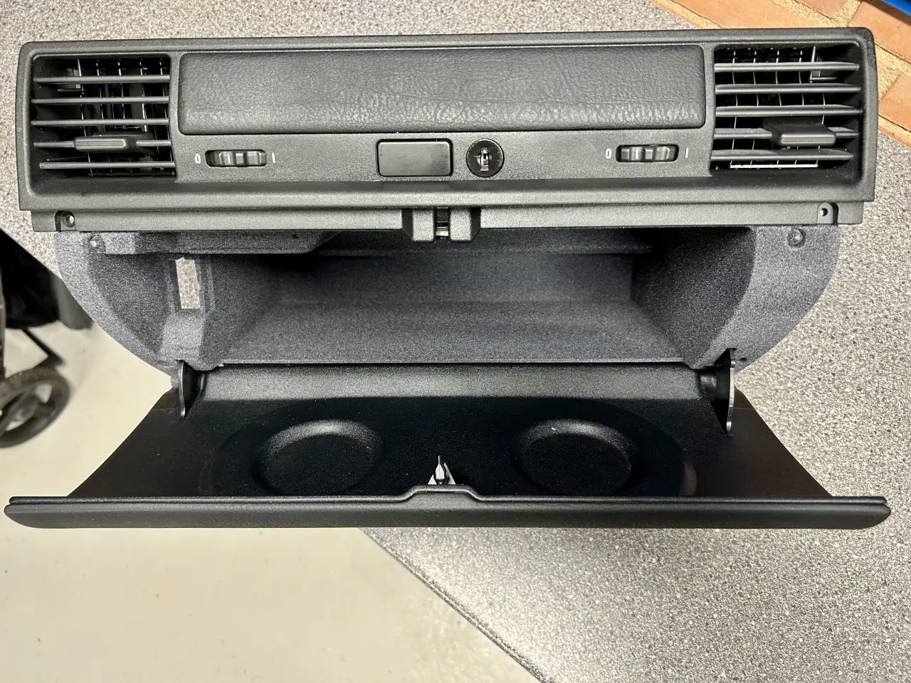 Billede 1 - BMW E36 Handskerum komplet.